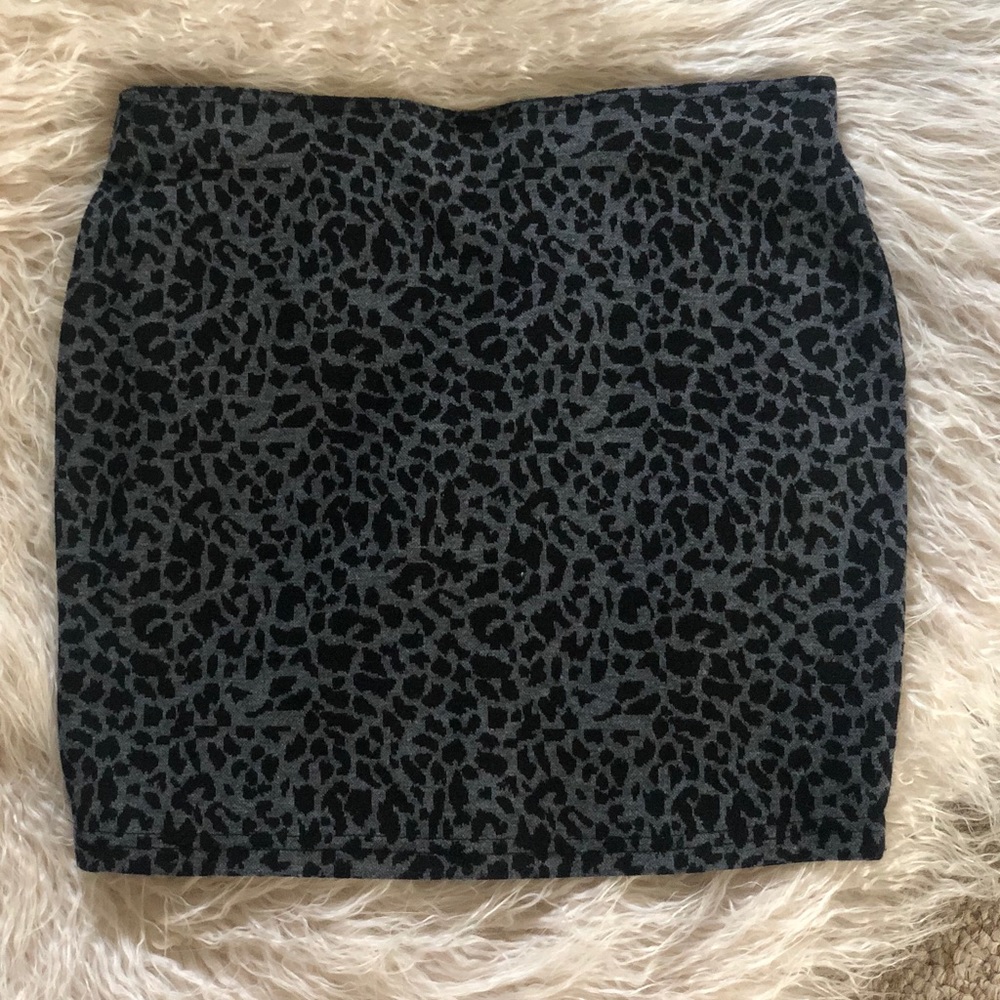 Leopard print mini skirt!